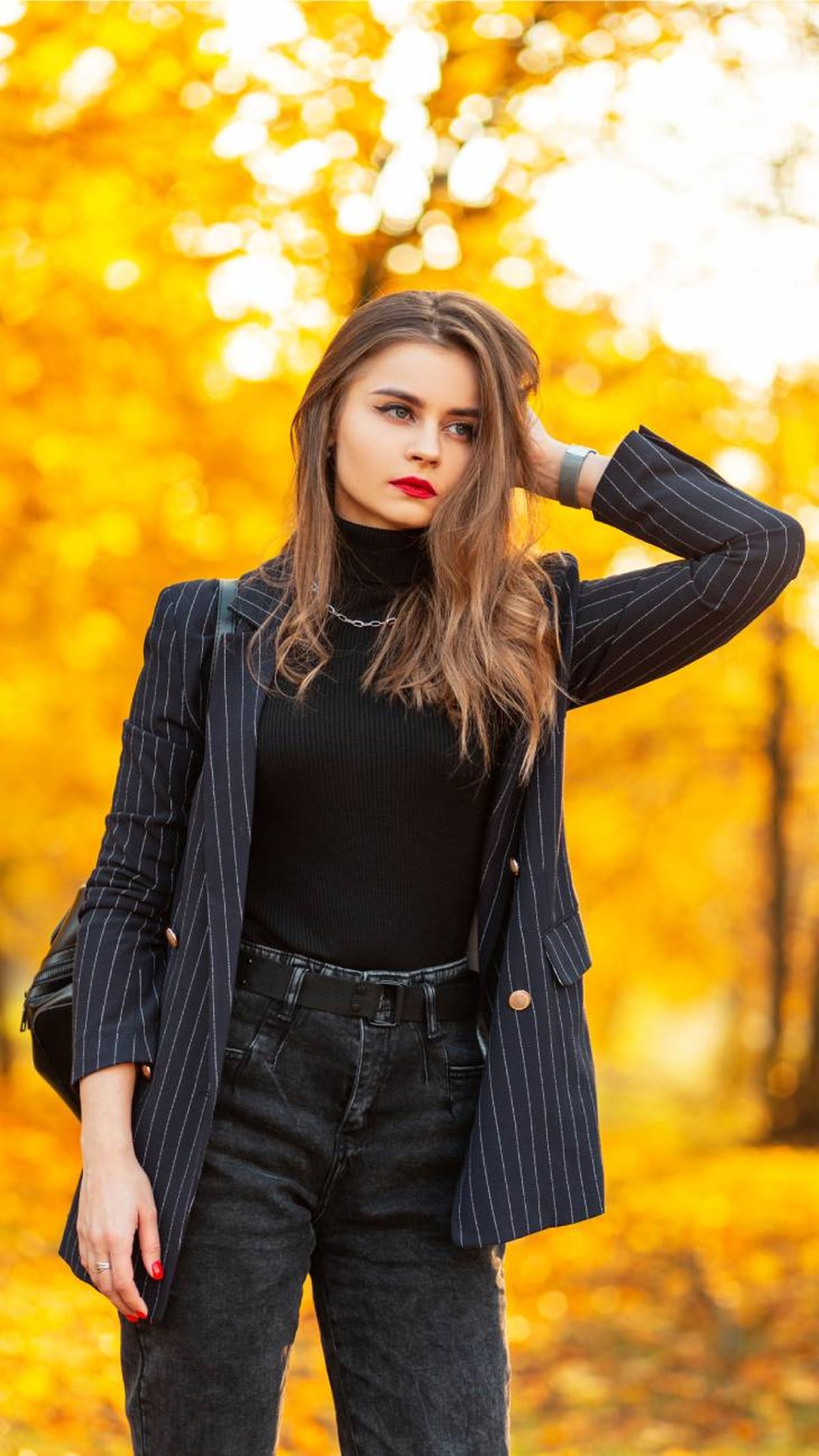 como ir vestida a la fiesta de empresa de navidad blazer oscura