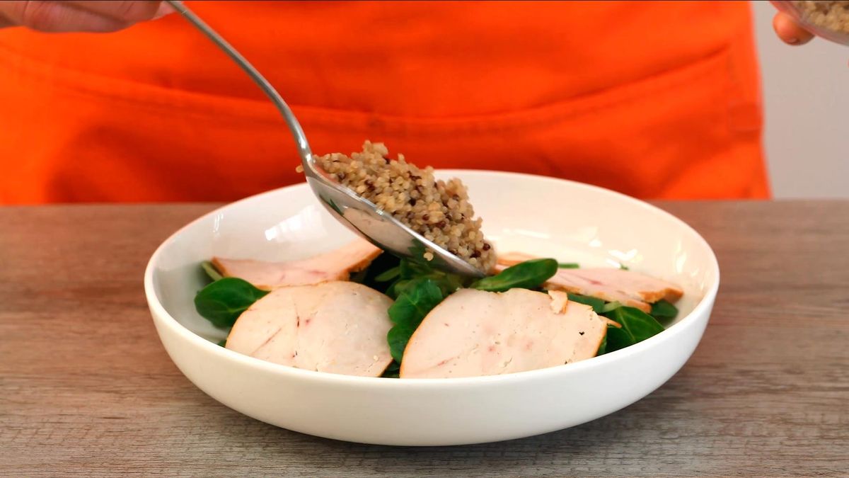 Receta de ensalada de quinoa con pollo y mango   paso 5