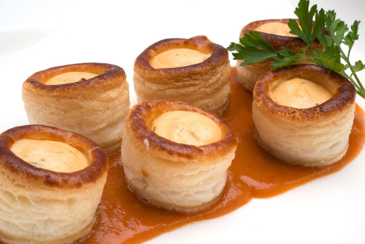 5669 1 mini volovanes de salmon con salsa americana 1054 xl