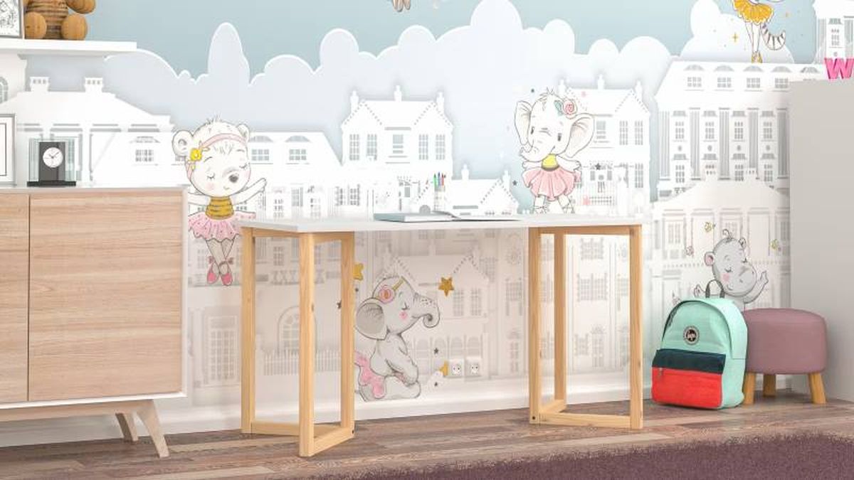 Escritorio infantil de madera maciza.