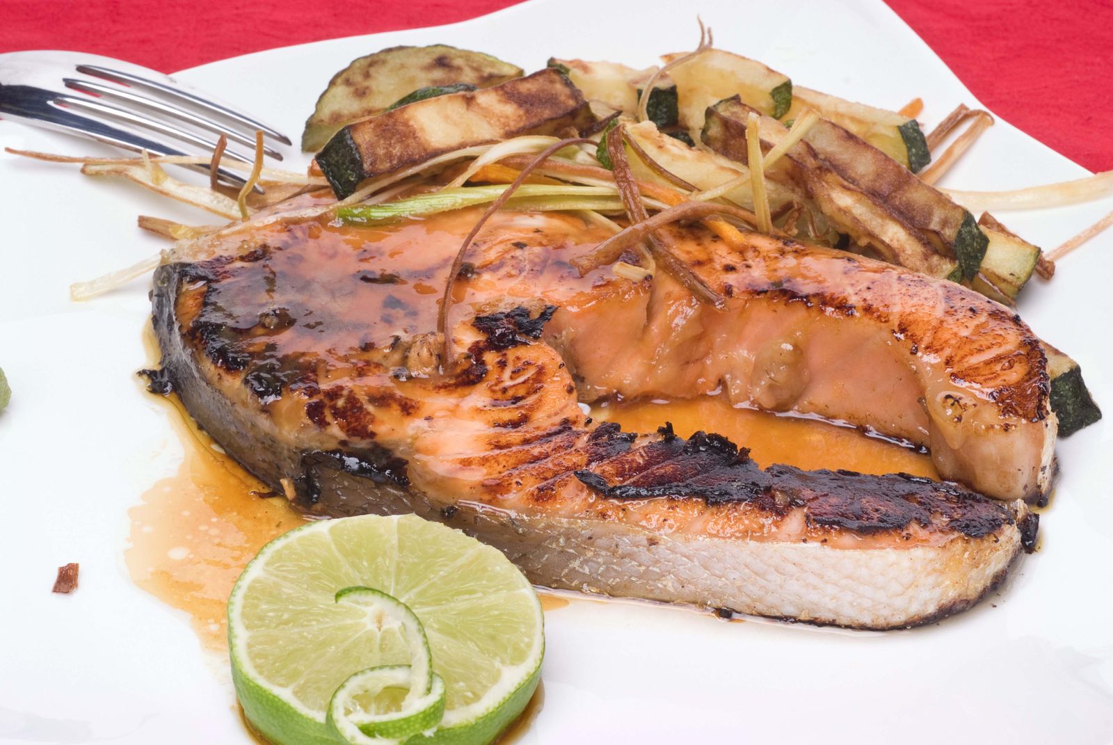 salmon marinado con miel y verduritas xl