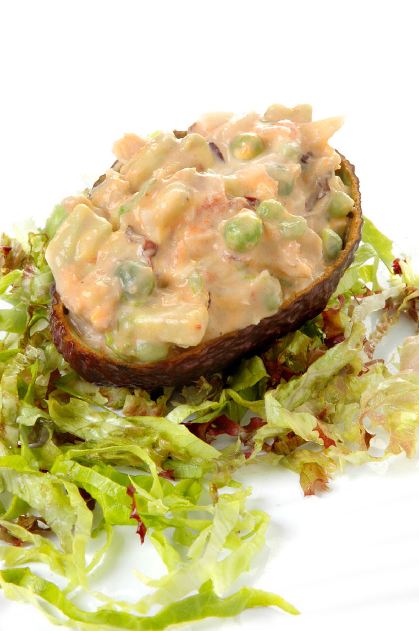 Aguacate relleno de ensaladilla