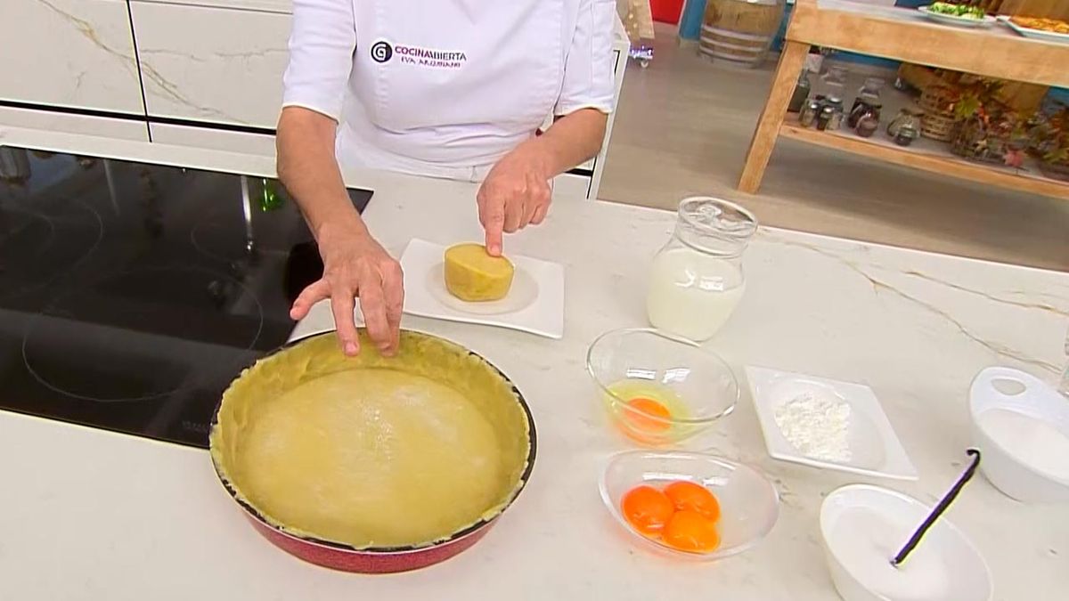 KARL66600320 tarta de yema tostada receta de eva arguinano paso1