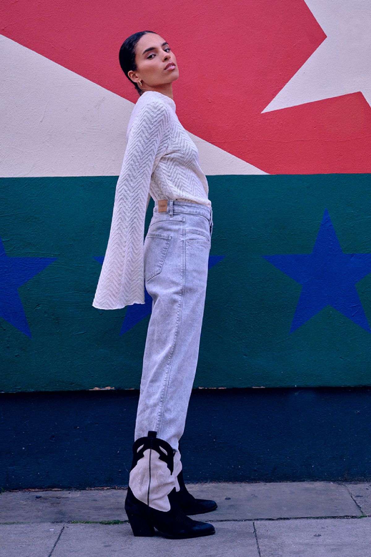 como conseguir el look de camille de emily en paris botas