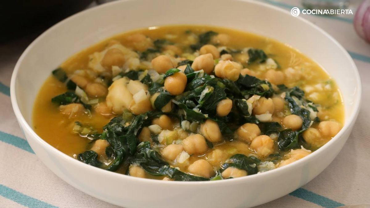 Gallina blanca potaje semana santa garbanzos bacalao espinacas portada 2