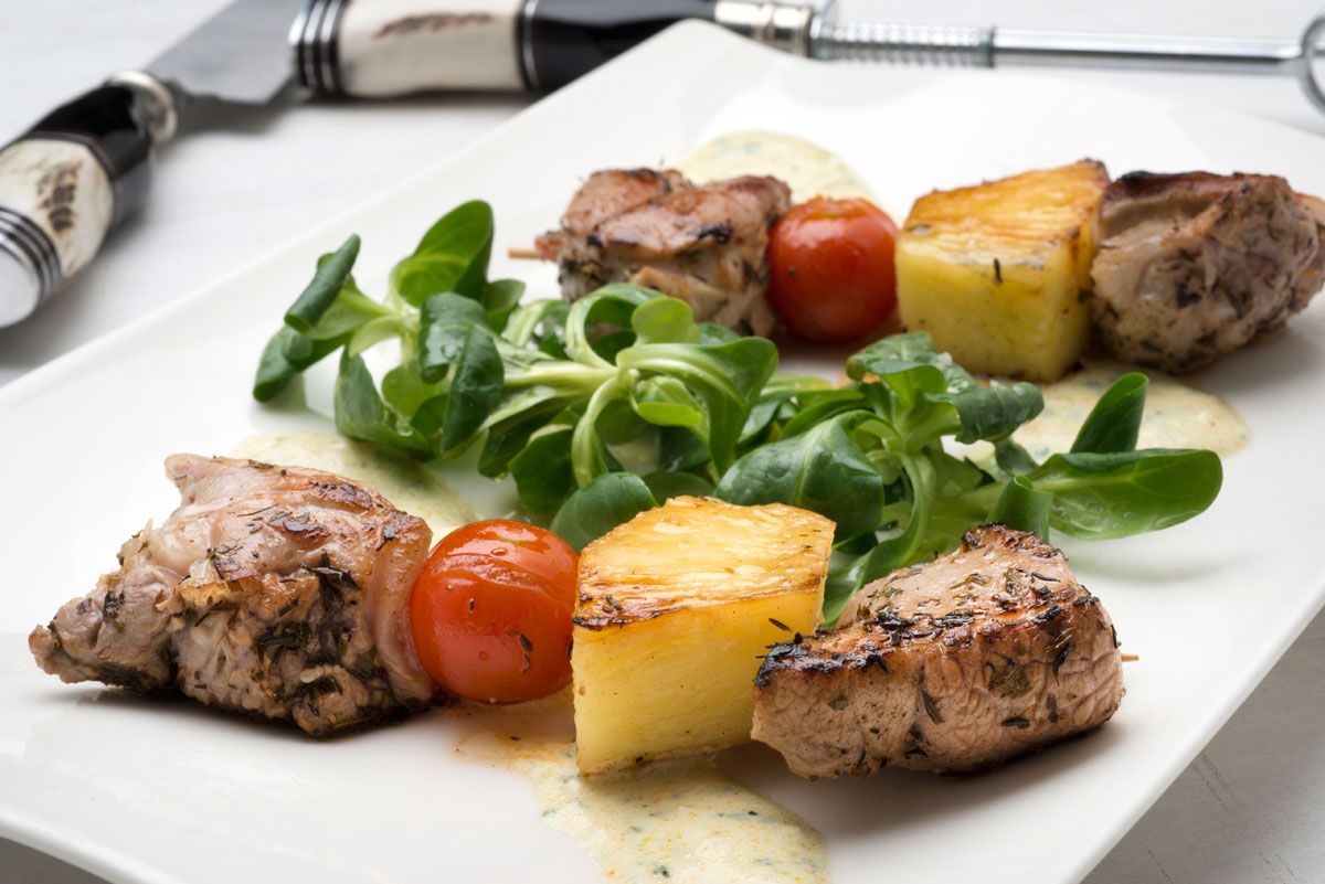 537 Brochetas de cordero con salsa fría de curry (5152) xl