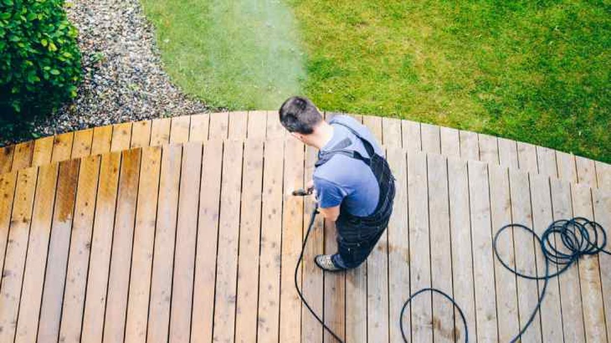 limpiar suelo madera exterior