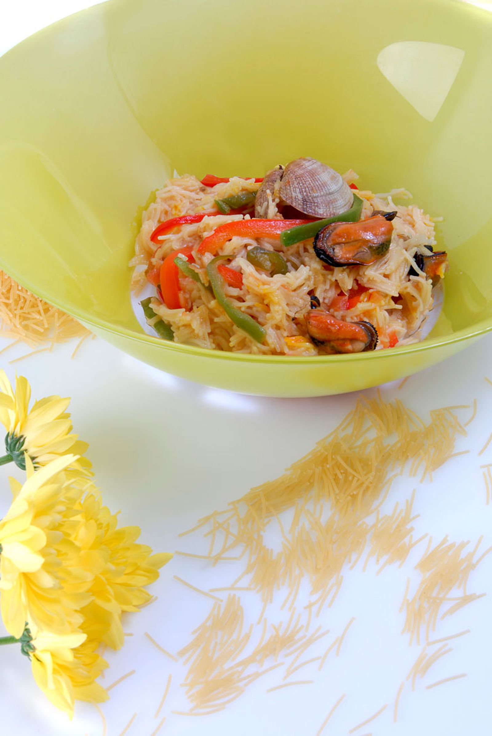 Fideos con mejillones a la gallega