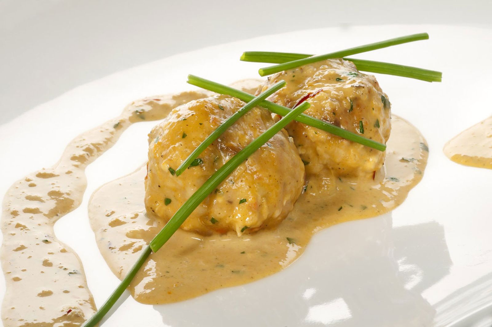 328. ALBONDIGAS DE PEZ ESPADA AL AZAFRAN xl