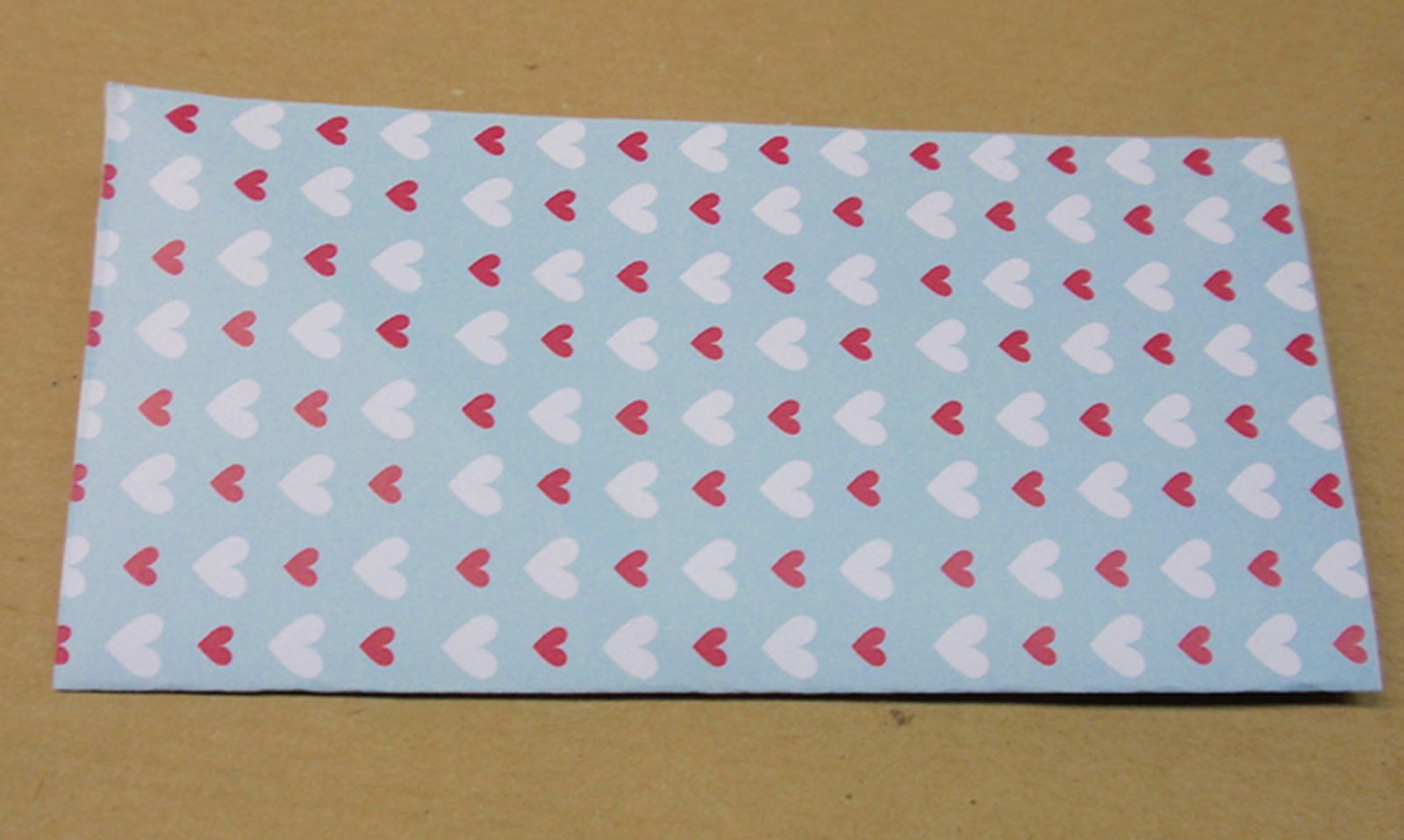 Marcapaginas con forma de corazón paso 2