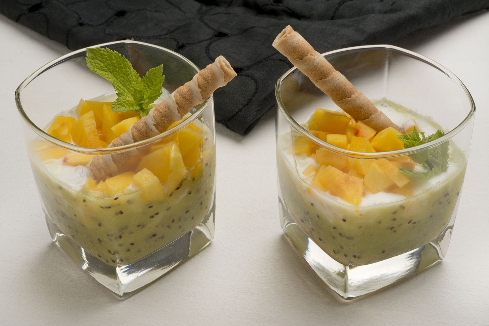 5823 2 Chupitos de kiwi, yogur y melocoton (1207) xl