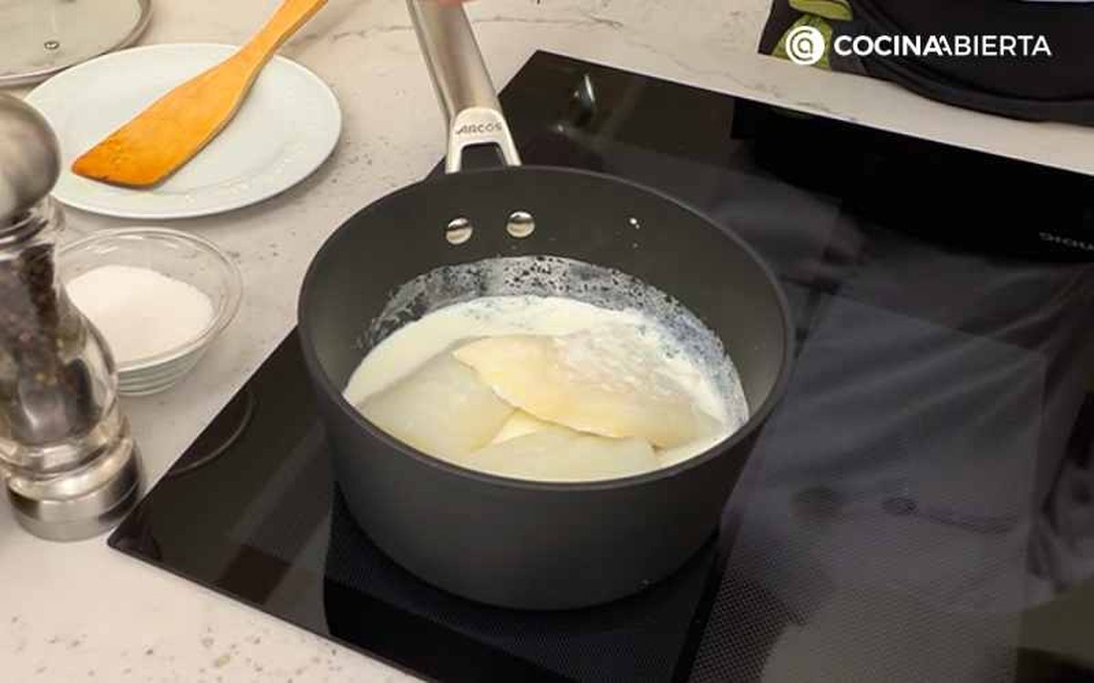 Infusiona el bacalao con leche y tomillo