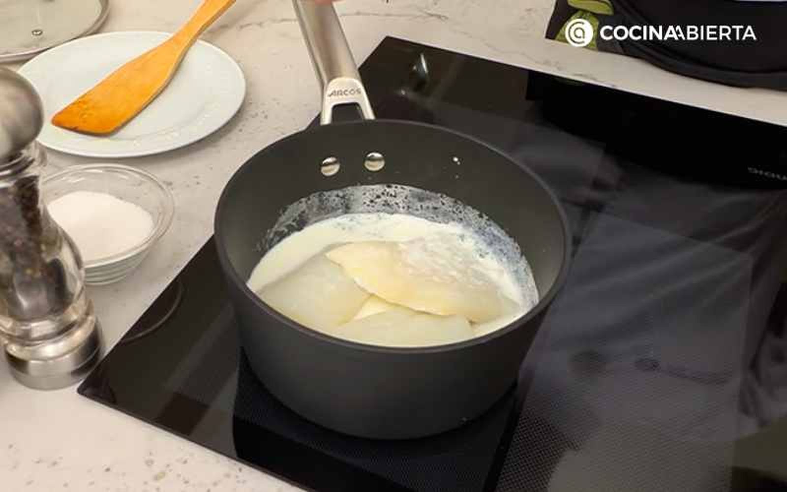 Infusiona el bacalao con leche y tomillo