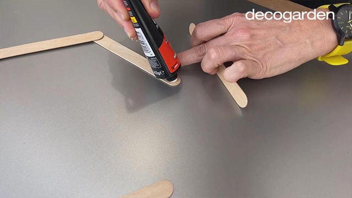 estanterias con palos de polo paso 3