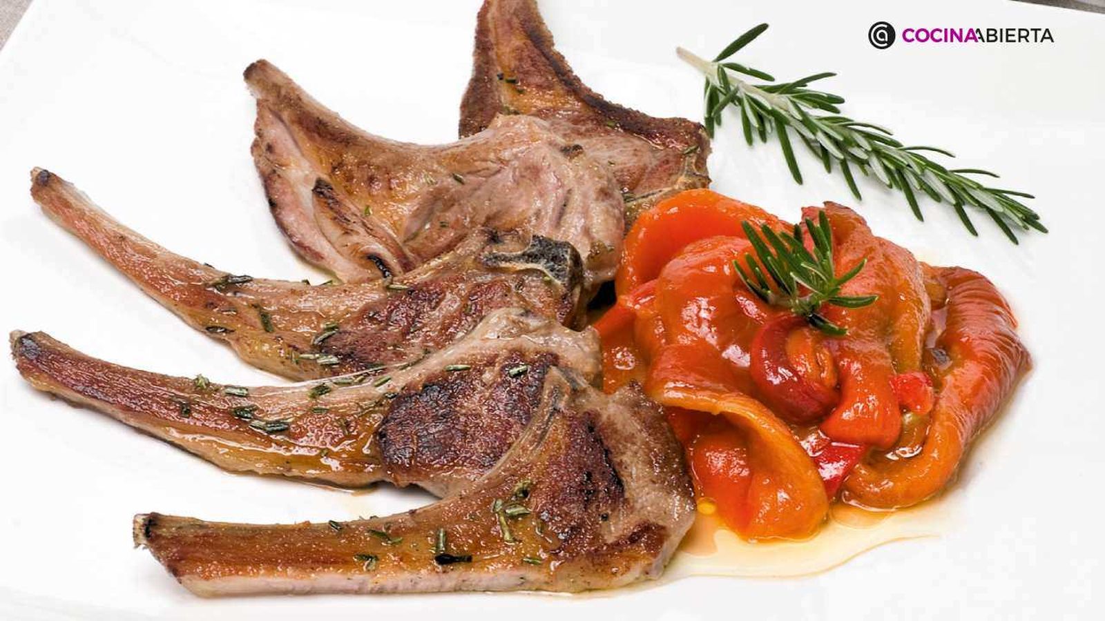 Las chuletillas de cordero al horno son perfectas para una comida familiar