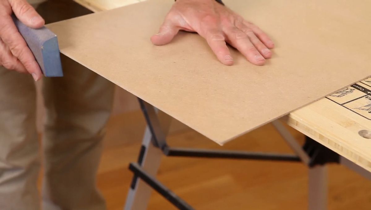 Hacer una pizarra de tiza con una caja de madera paso 3