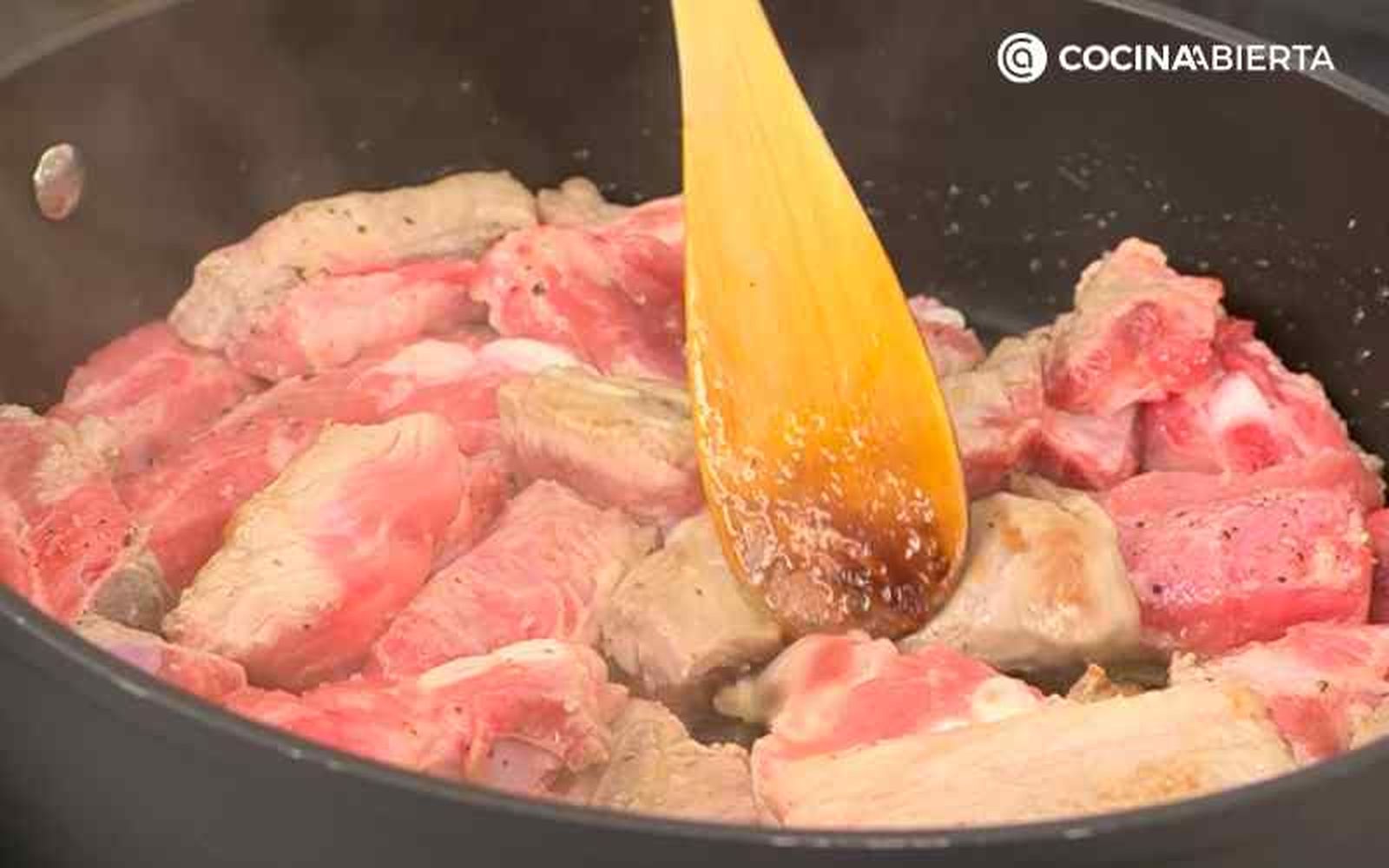 Dora las costillas de cerdo
