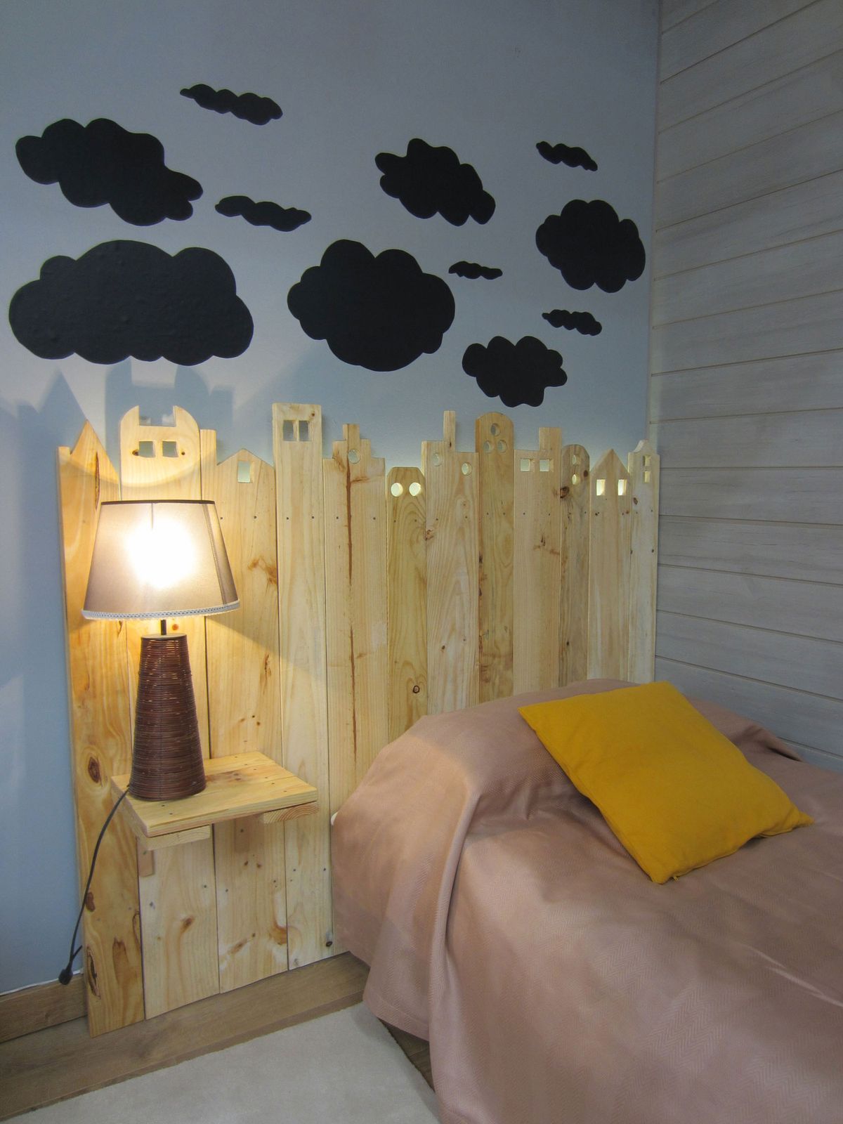 Hacer cabecero de madera con forma de casas paso 14