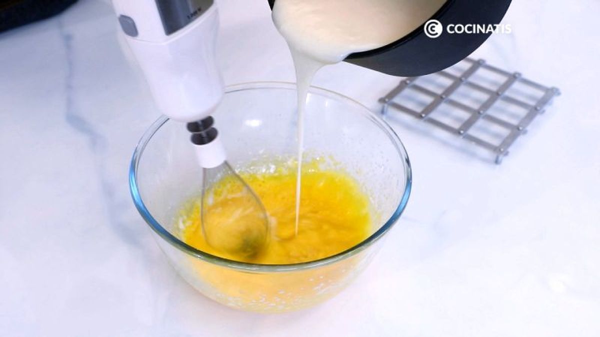 Preparamos la crema de los pasteles de Belem