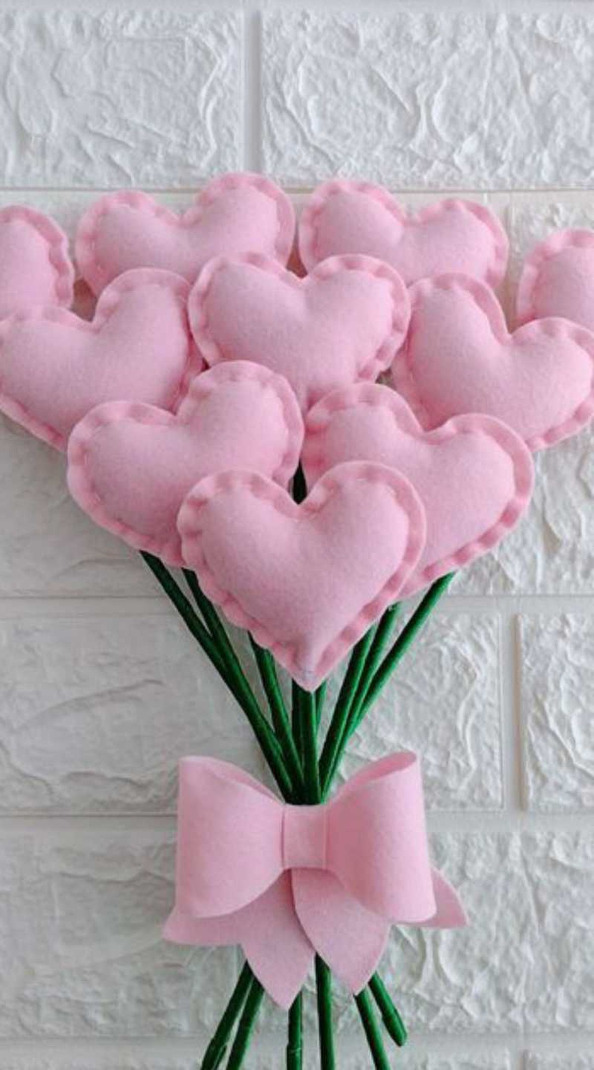 Ramo de corazones de fieltro para San Valentín: