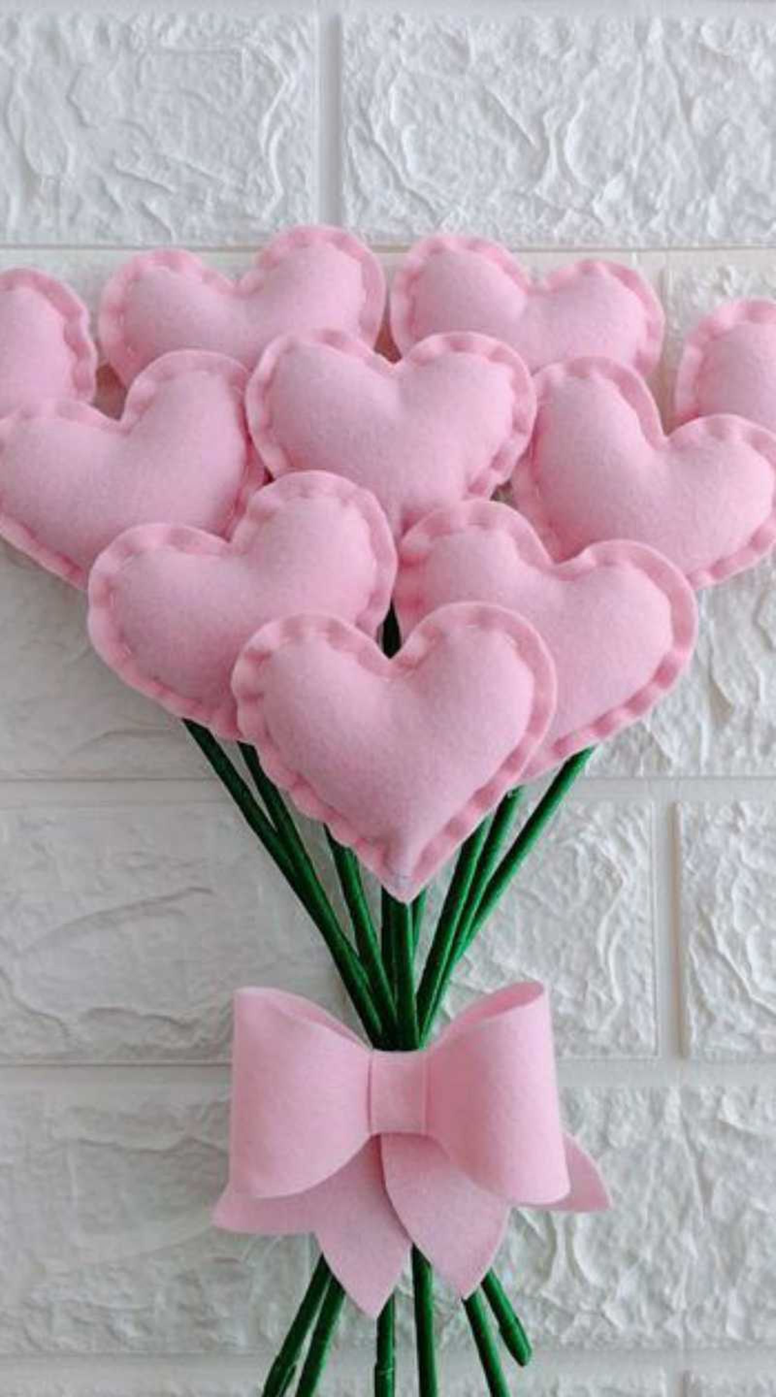 Ramo de corazones de fieltro para San Valentín: