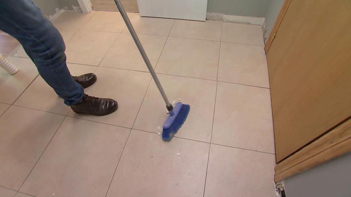 Como colocar suelo vinilico en rollo paso 2