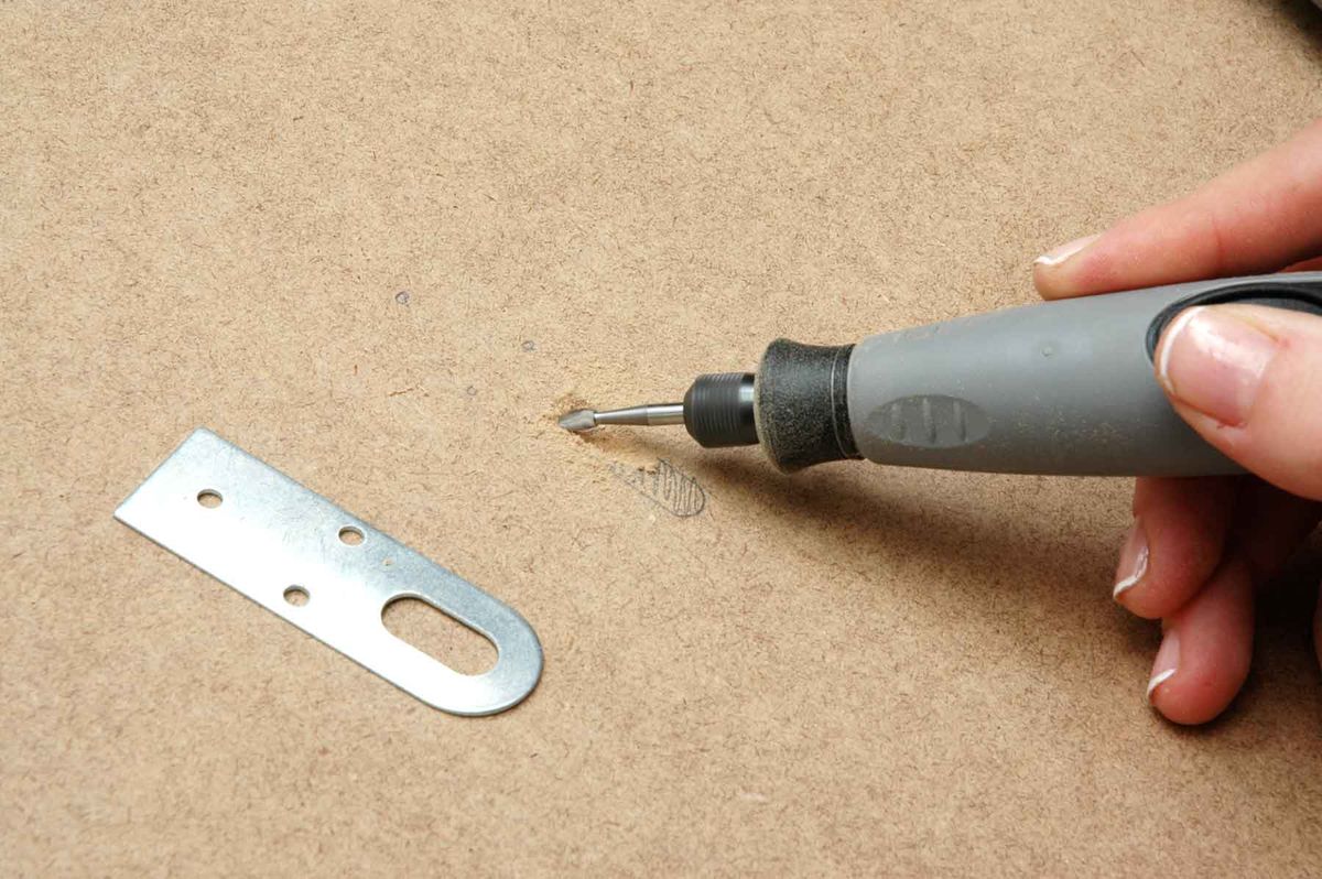 Hacer un cabecero y unas mesitas suspendidas paso 3