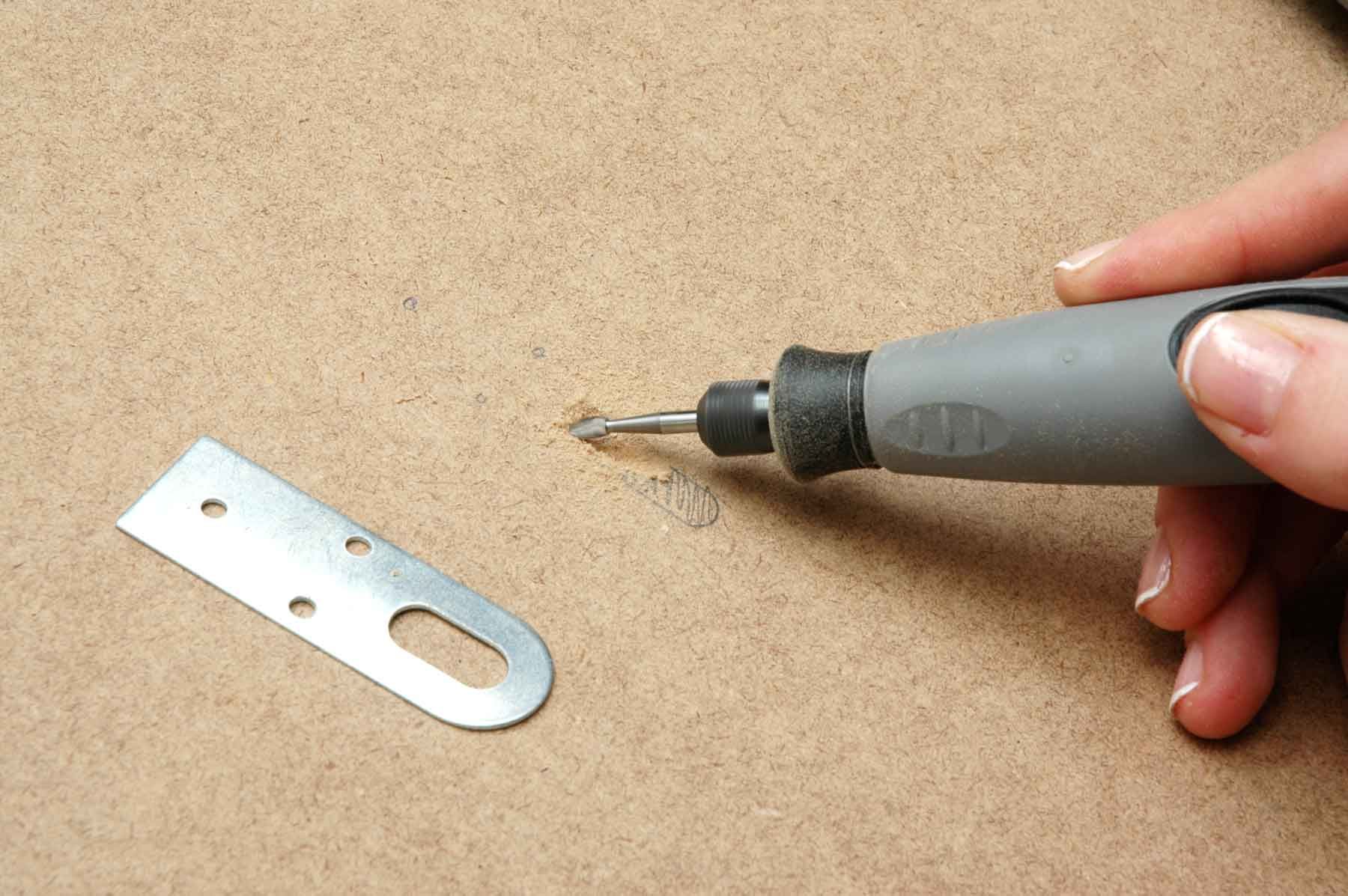 Hacer un cabecero y unas mesitas suspendidas paso 3