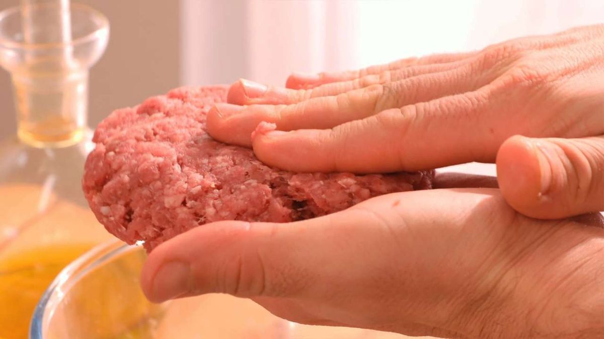 hamburguesa con queso de cabra y cebolla caramelizada  paso 2