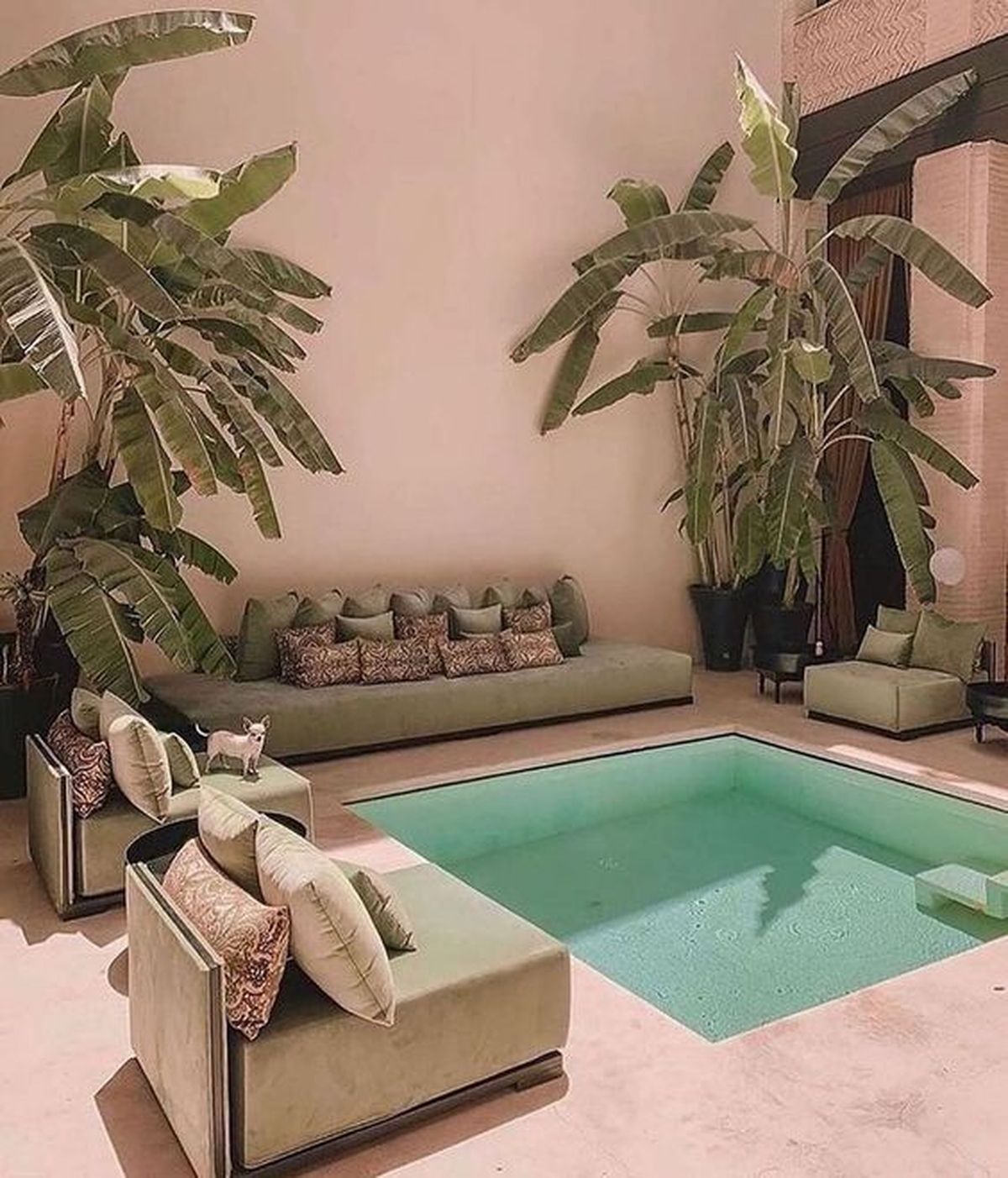 decorar alrededor de la piscina boda 6