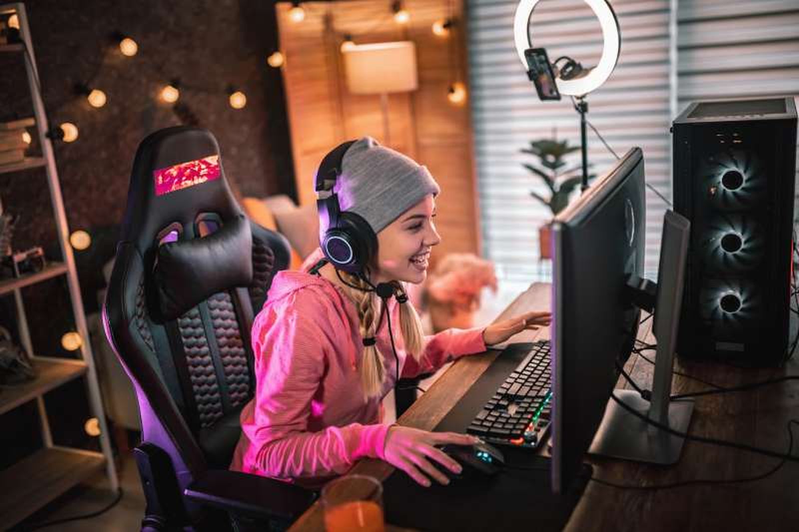 Unos cascos gaming deben ser cómodos y ligeros