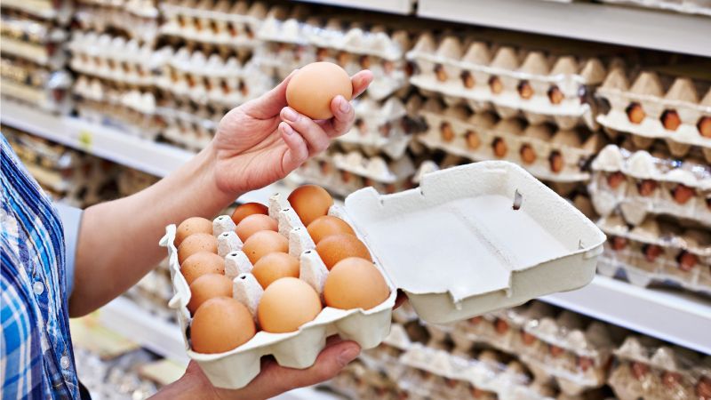 Huevos frescos de supermercado