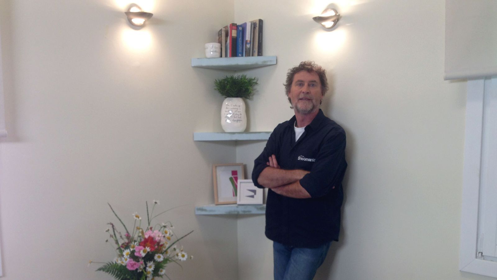 Cómo hacer una estantería esquinera 1