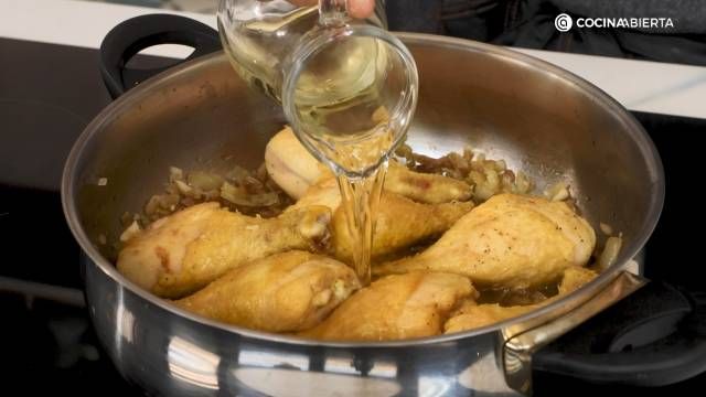 PUBWEBGAL0722 Pollo guisado paso 4