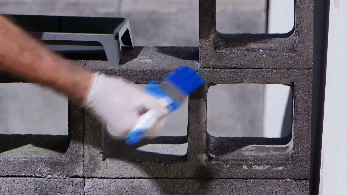 Cómo hacer un banco de hormigón y tableros de pino paso 7