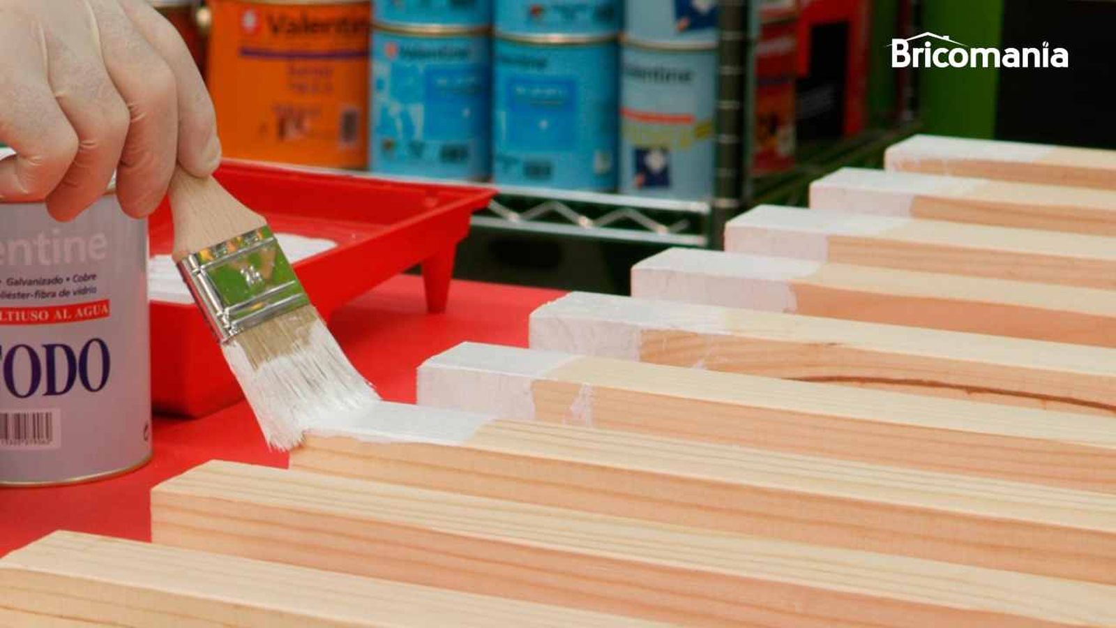 Pintar madera con esmalte sintético