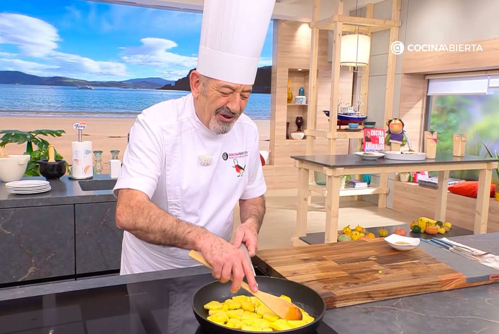 La piña caramelizada más deliciosa de Karlos Arguiñano / Foto Hogarmania