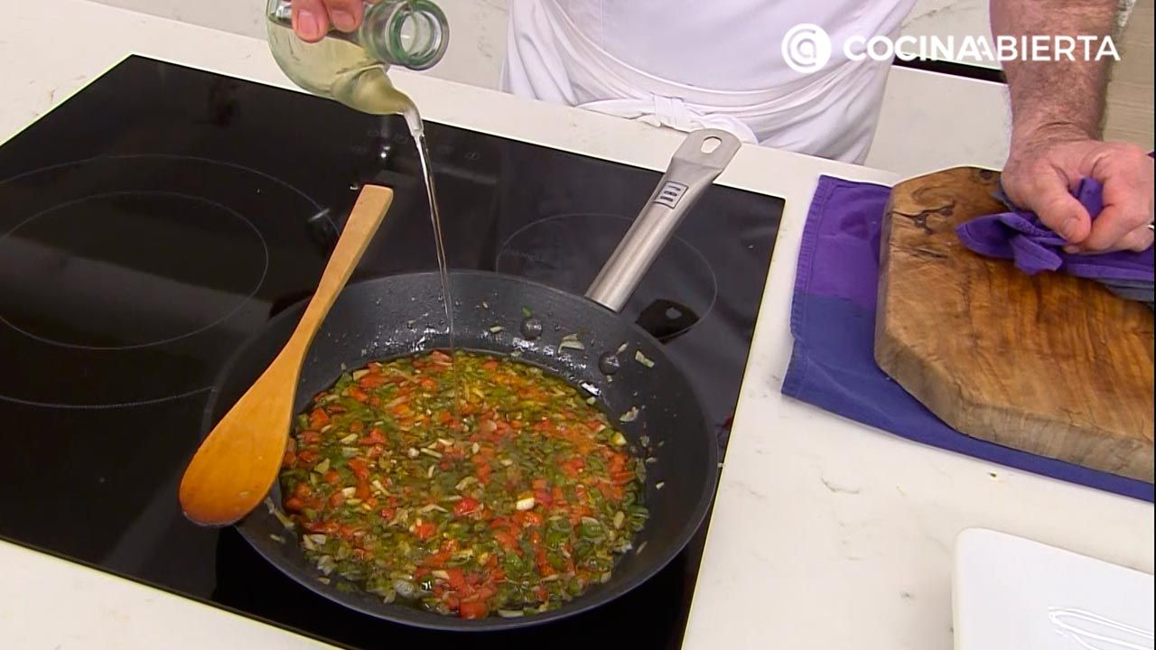 cogote de merluza al horno con patatas y vinagre caliente receta joseba arginano karl67370321 paso3