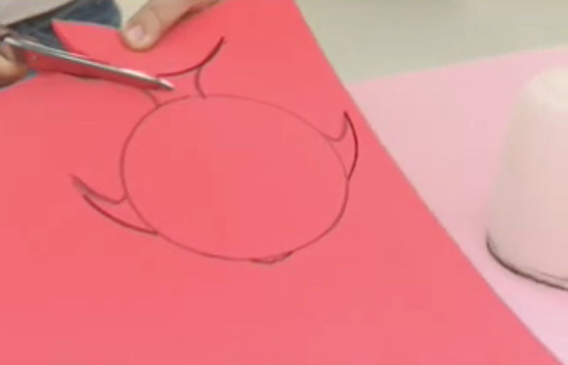 Cómo hacer un móvil colgante para bebés paso 2