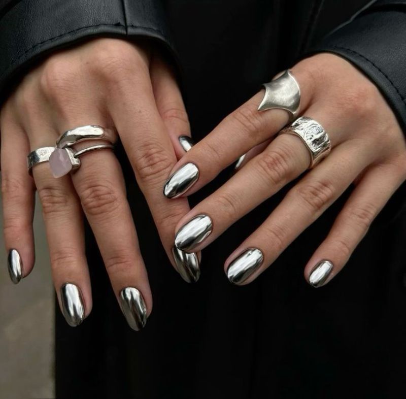 Manicura efecto metalizado
