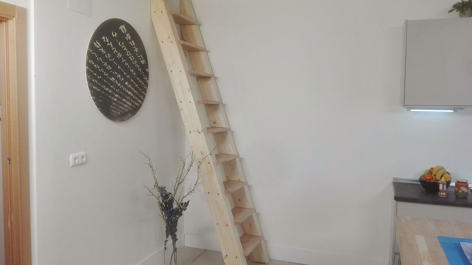 Cómo hacer una escalera de madera para el altillo