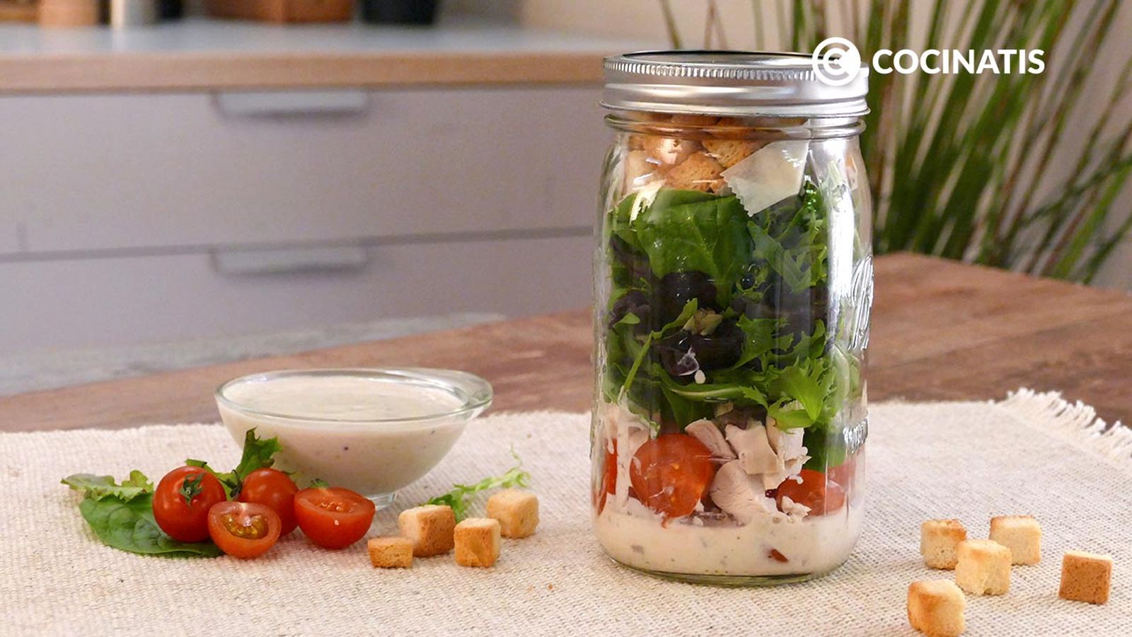 Ensalada césar en tarro
