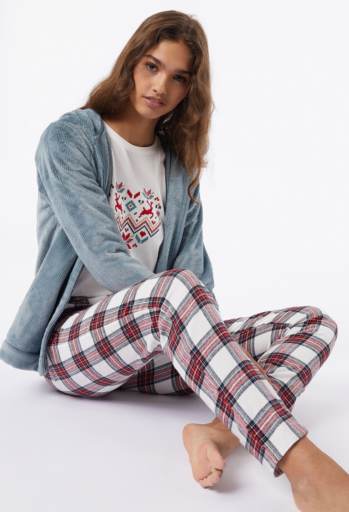 el conjunto de lenceria que blanca suarez luce para etam rebajado hasta un 40 pijama