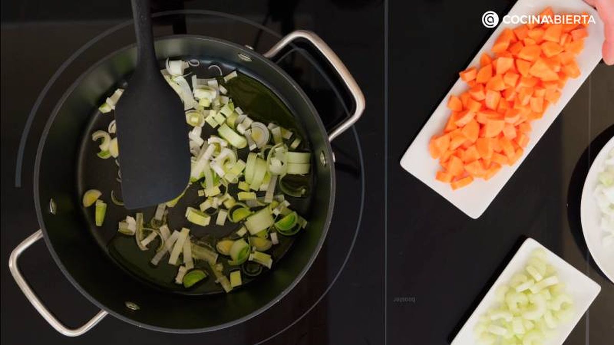 Rehoga las verduras picadas