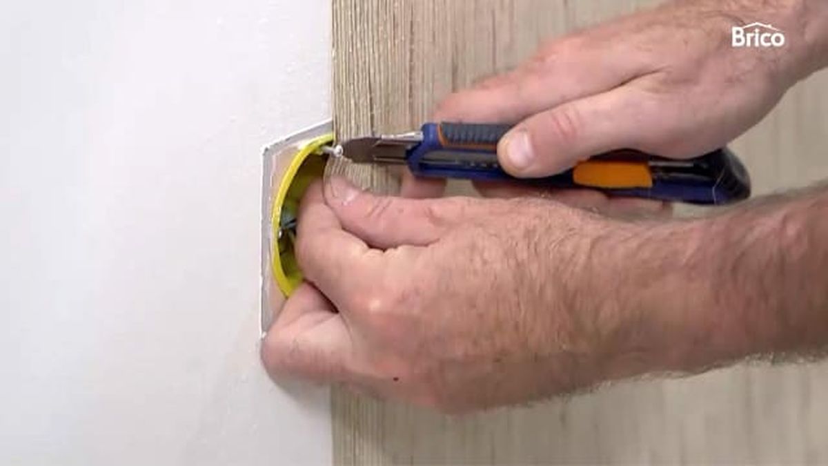 972 empapelar pared paso 9