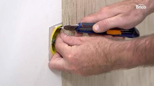 972 empapelar pared paso 9