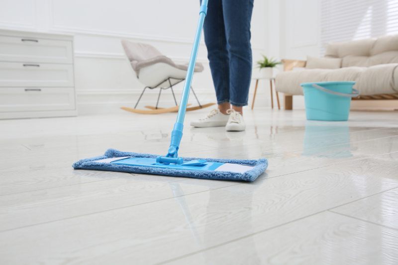 Limpia el suelo de tu casa según su tipo