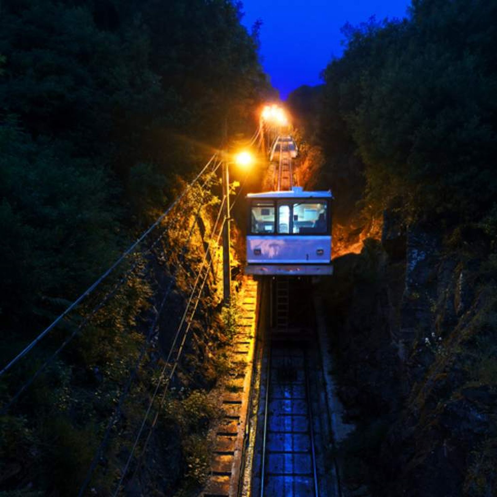El casi centenario Funicular de Larreineta, con su particular estructura horizontal