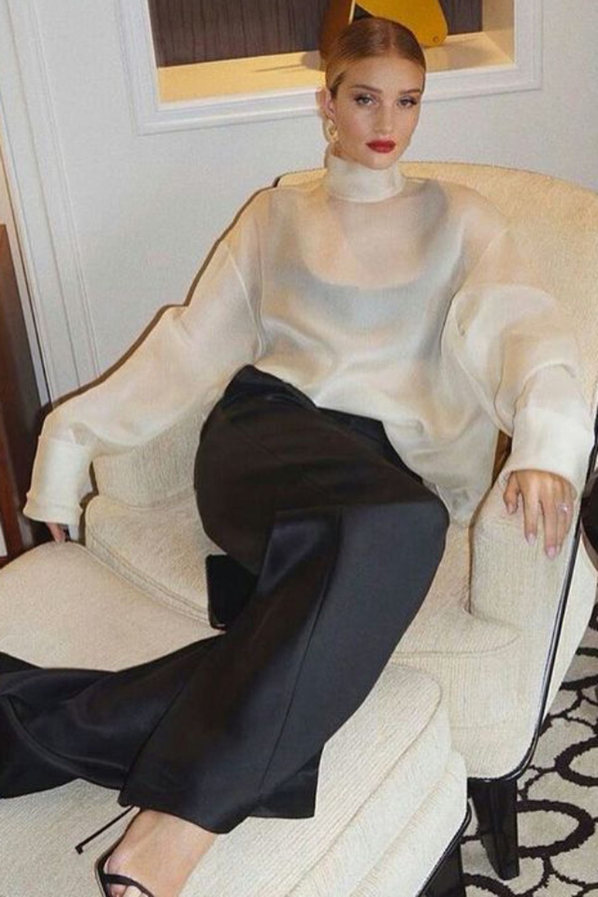 4 look con pantalon negro 3