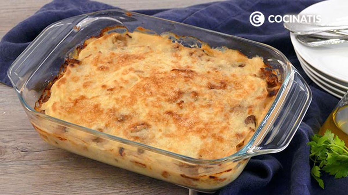 Receta de pastel de atún, champiñones y puré de patata al horno   paso 7